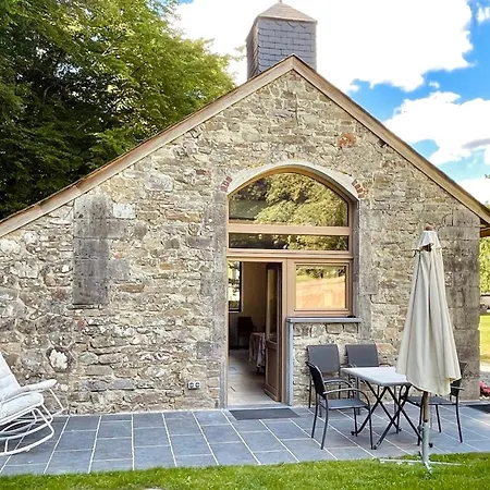 La Chapelle Dans Le Bois *