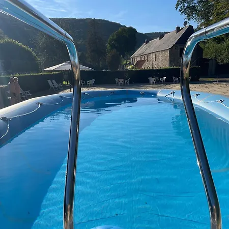 La Chapelle Dans Le Bois 度假居 *