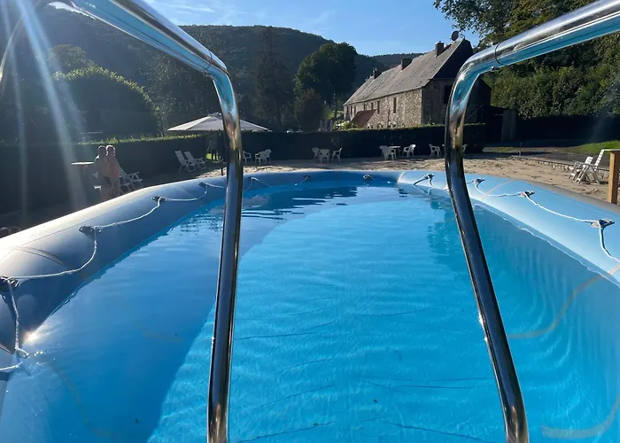 La Chapelle Dans Le Bois Hébergement de vacances *